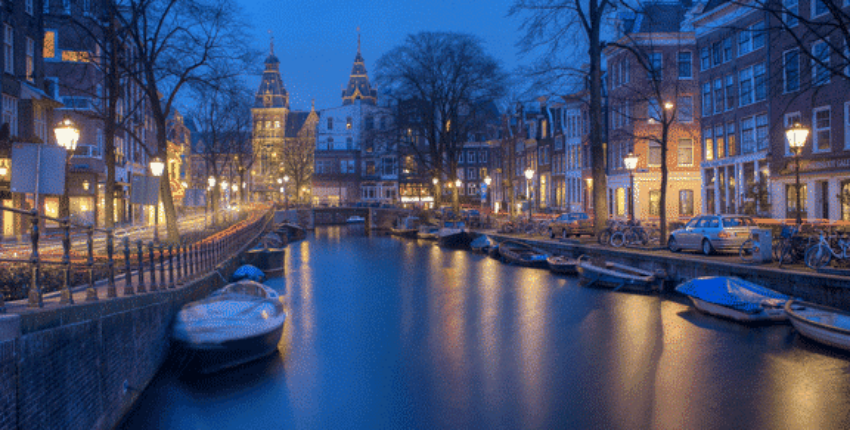 Neapol - Amsterdam : prenájom súkromného lietadla