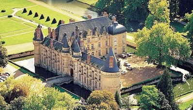 Prenájom vrtuľníka na Château D’Esclimont s preletom Tour de Paris
