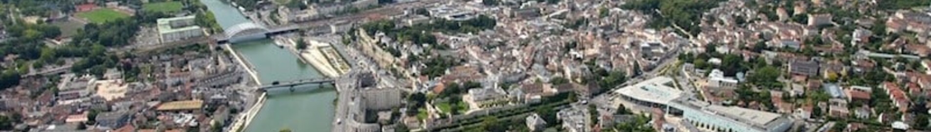 Pontoise Cormeilles: prenájom súkromného lietadla 