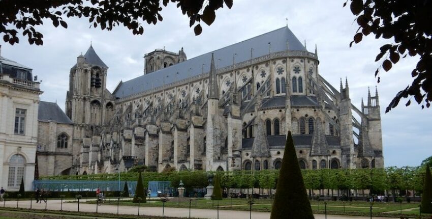Bourges : prenájom súkromného lietadla