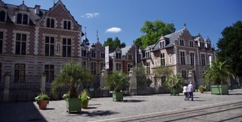 Orléans Saint-Denis-de-l'Hôtel : prenájom súkromného lietadla 