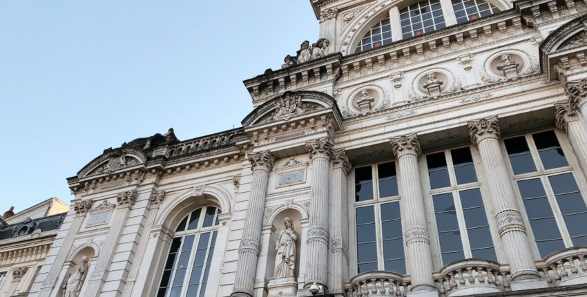 Angers : prenájom súkromného lietadla 
