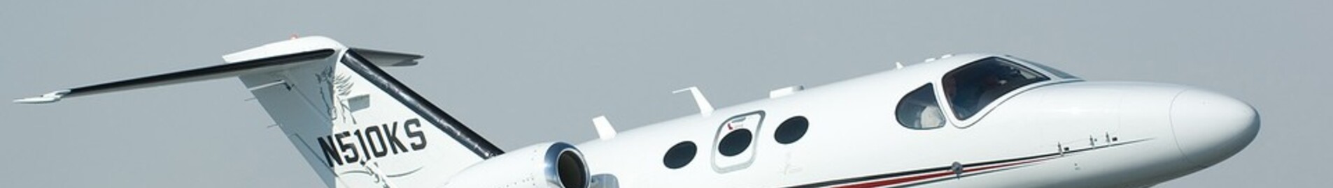 Citation Jet Mustang alebo Embraer Phenom 100 – Ako si vybrať?