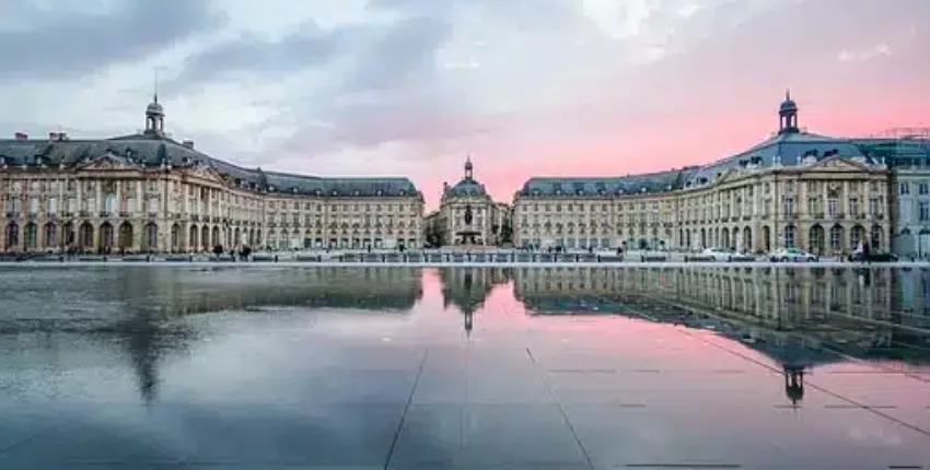 Paríž - Bordeaux: prenájom súkromného lietadla 