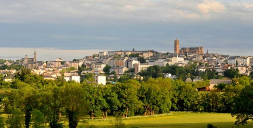 Rodez Aveyron: prenájom súkromného lietadla 