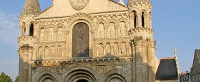 Poitiers: prenájom súkromného lietadla 