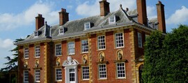 Gloucestershire : prenájom súkromného lietadla 