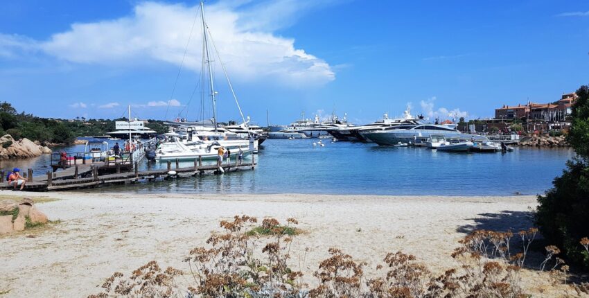 Súkromné tryskové a helikoptérové charterové lety v Porto Cervo