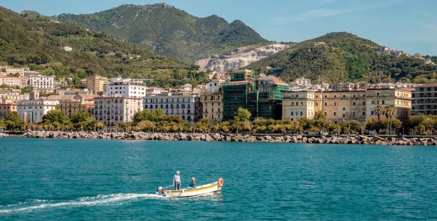 Salerno : prenájom súkromného lietadla