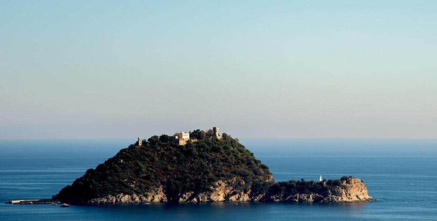 Prenájom súkromného lietadla v Villanova D'Albenga 