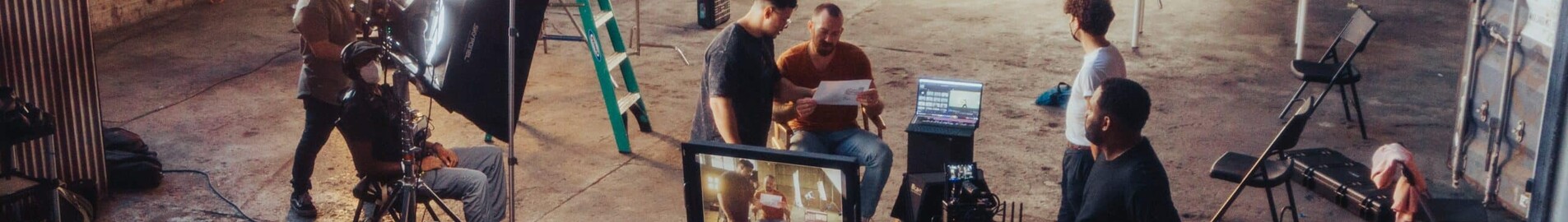 Preprava filmových štábov a produkčného vybavenia: využite súkromnú leteckú dopravu.