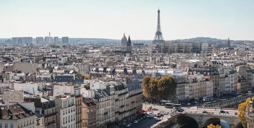 Amsterdam - Paríž: prenájom súkromného lietadla