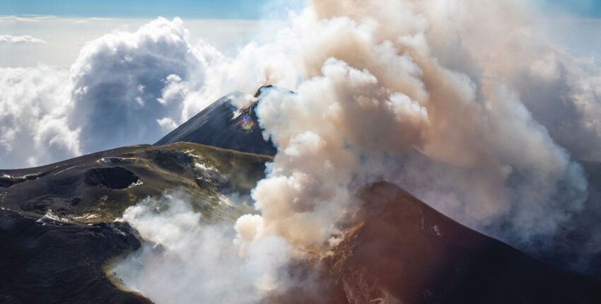 Let helikoptérou nad Etnou