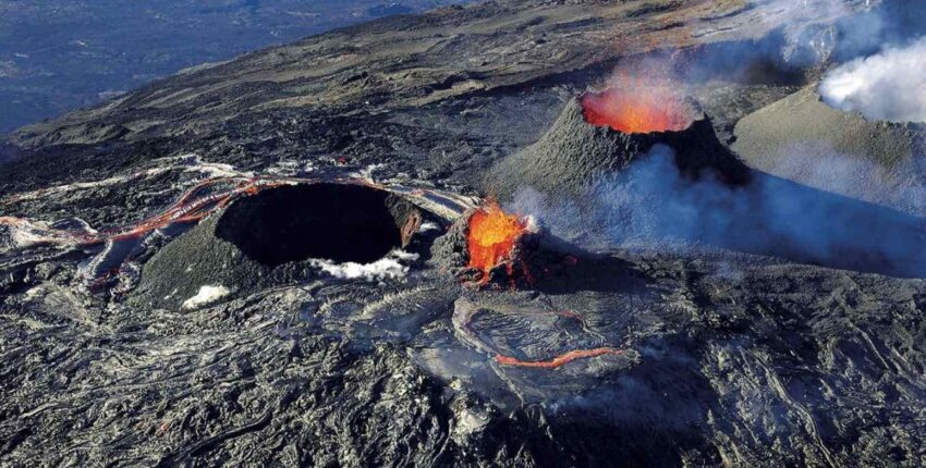 Let helikoptérou nad ostrovom Réunion